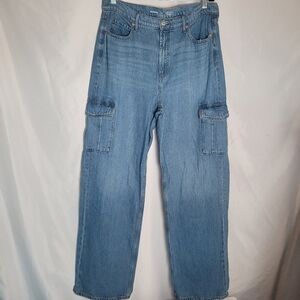 Old Navy Extra High Rise Sky Hi Wide Leg Light Wash Cargo Jeans Women's Size 14